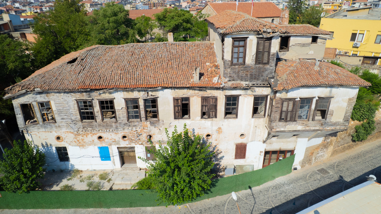 HADİ ESKİŞAR KONAĞI’NDA RESTORASYON ÇALIŞMALARI BAŞLADI