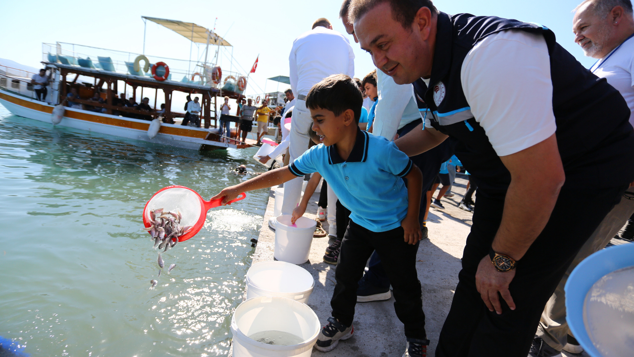 Milas Boğaziçi’nde Balıklandırma Etkinliği Gerçekleştirildi