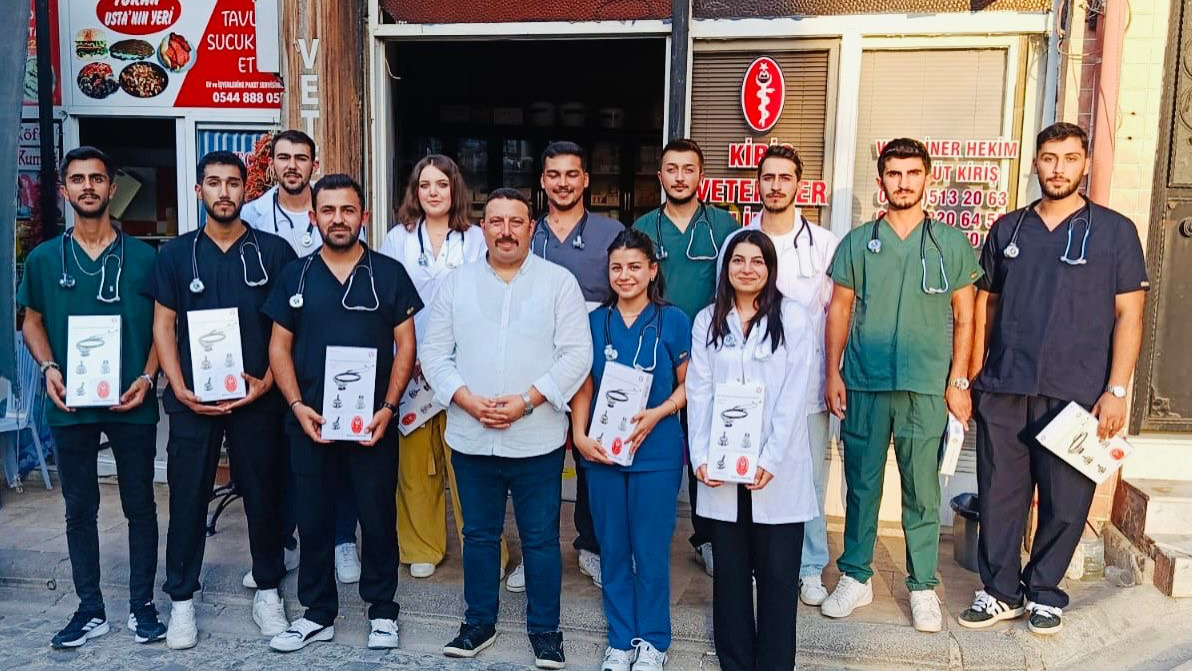 Veteriner Hekimlerden Öğrencilere Mesleki Dayanışma Hediyesi