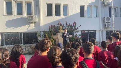 Fethiye Kaymakamı Akkaya, Anadolu Lisesi’nde Bayrak Törenine Katıldı