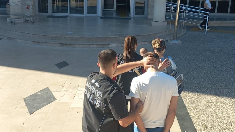 Muğla’da Narkotik Operasyonu: Denizli Yolunda 2 Kişi Yakalandı