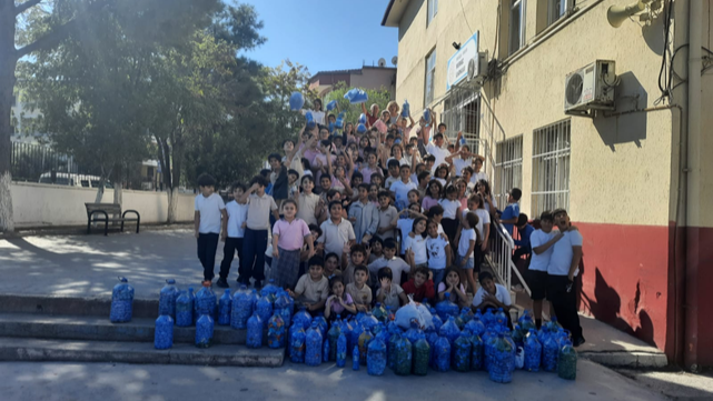 Milas’ta Minik Yürekler Kapak Toplamaya Devam Ediyor: “Bu Daha Başlangıç!”