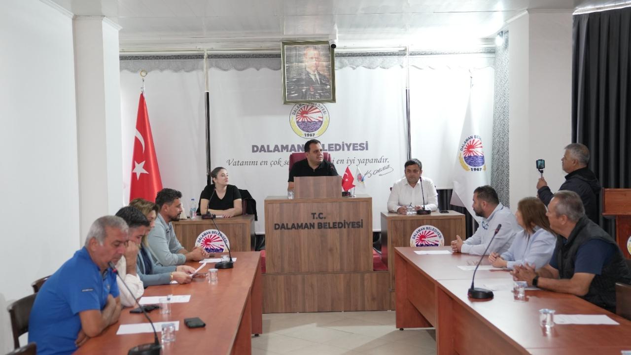 BAŞKAN SEZER DURMUŞ, BELEDİYENİN BORCUNU AÇIKLADI