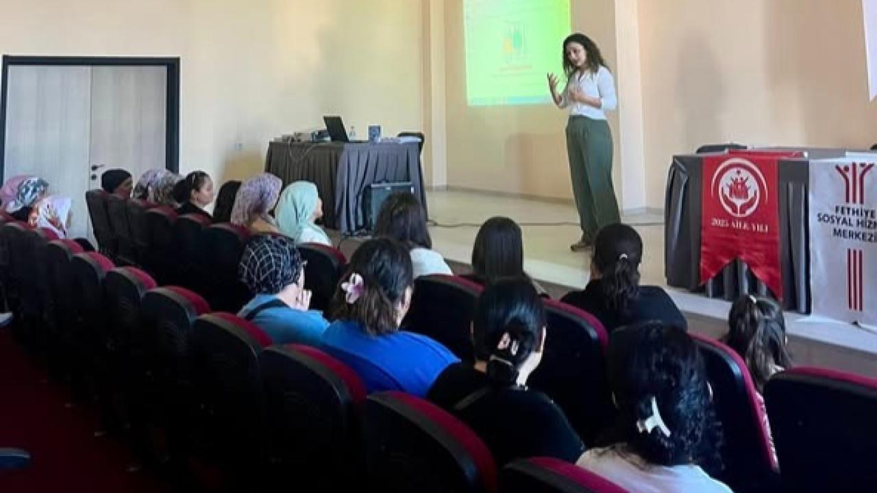 BOZYER ALİ GALİP MET İLKOKULU VELİLERİNE “KENDİNİ BİLMEK” EĞİTİMİ VERİLDİ