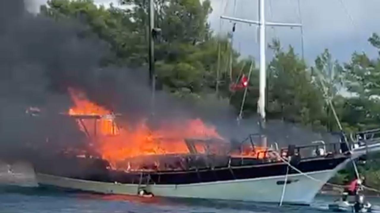 Göcek Açıklarında Gulet Teknede Yangın