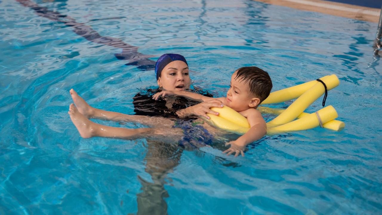 MİLAS BELEDİYESİ’NDEN DMD HASTASI ÇOCUKLARA HAVUZ DESTEĞİ