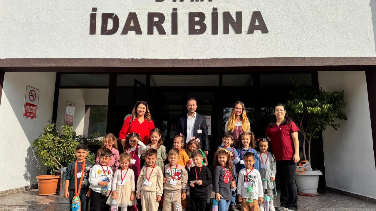 Minik Öğrencilerden Havalimanı Gezisi