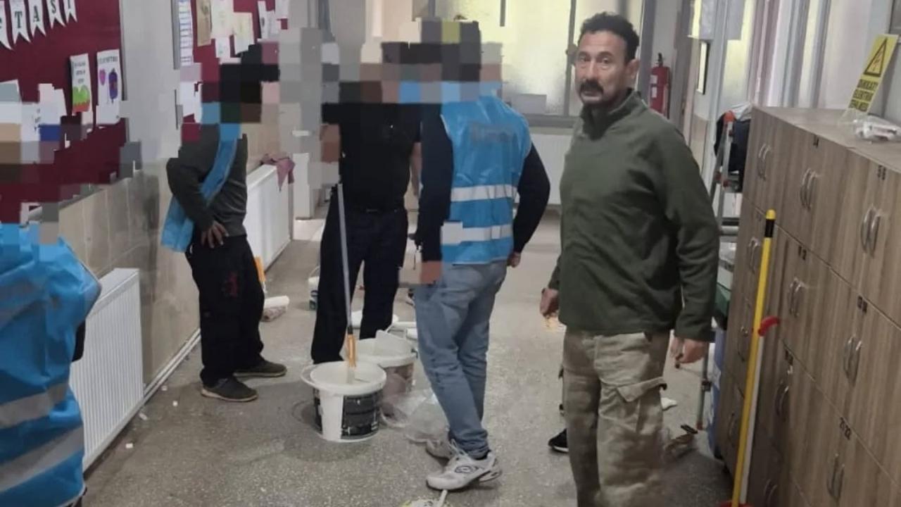 ARA TATİLDE OKULLARDA BOYA, BAKIM VE TEMİZLİK ÇALIŞMALARI SÜRÜYOR