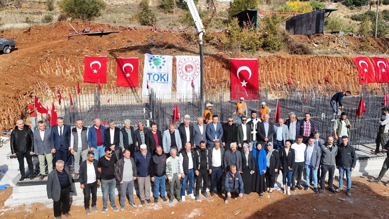 KAVAKLIDERE’DE 9. ETAP TOKİ KONUTLARI İÇİN TEMEL ATILDI