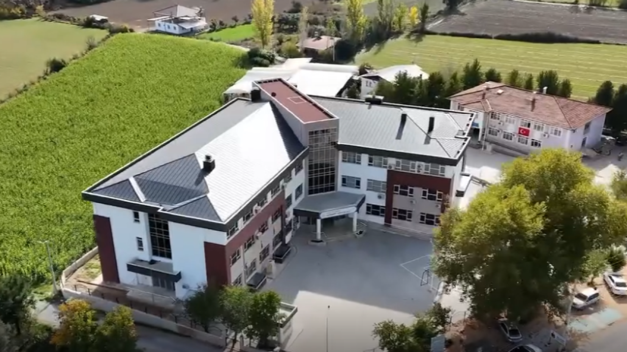 MUĞLA’DA EĞİTİM YATIRIMLARI HIZ KESMEDEN SÜRÜYOR: SEYDİKEMER ORTAKÖY ORTAOKULU HİZMETE AÇILDI