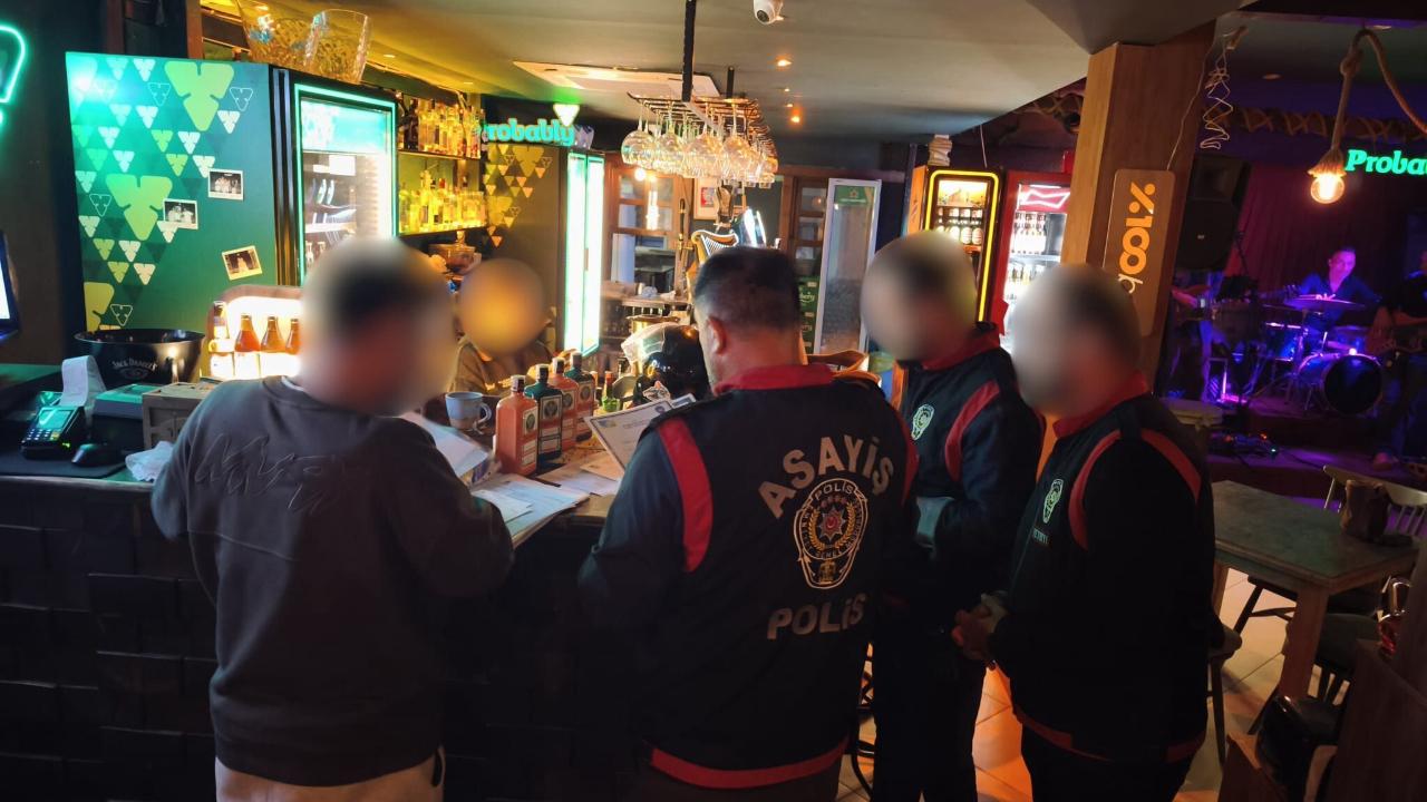 MUĞLA’DA GENEL ASAYİŞ UYGULAMASI: ÇOK SAYIDA GÖZALTI VE YÜKLÜ MİKTARDA CEZA