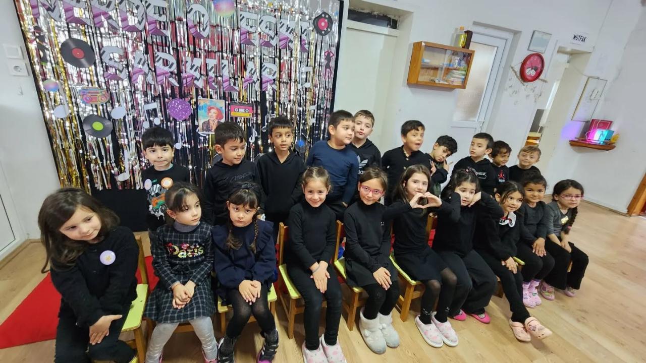“NERDE O ESKİ ŞARKILAR?” PROJESİYLE MİNİKLER GEÇMİŞE YOLCULUĞA ÇIKIYOR