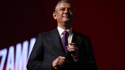 Özgür Özel yeniden CHP Genel Başkanı seçildi