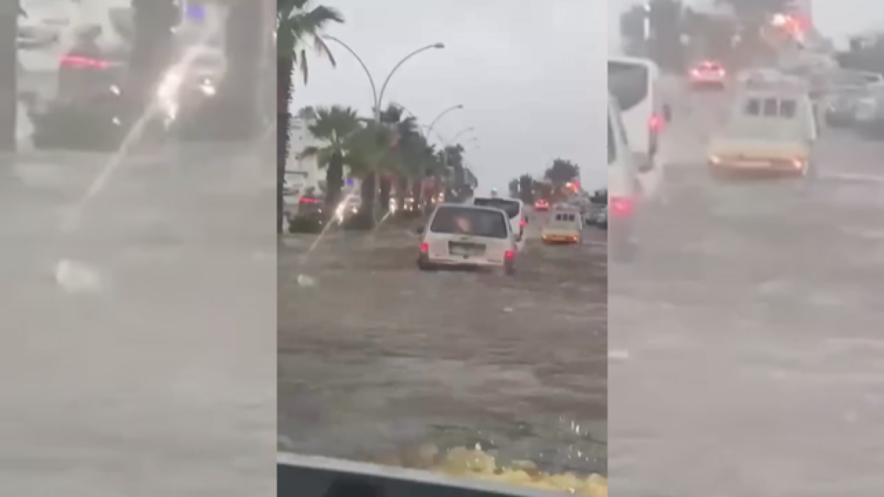 Bodrum’da Araçlar Sulara Gömüldü