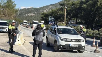 Yılbaşı Öncesi Bodrum’da Yoğunluk: 24 Saatte 10 Bin Araç Giriş Yaptı
