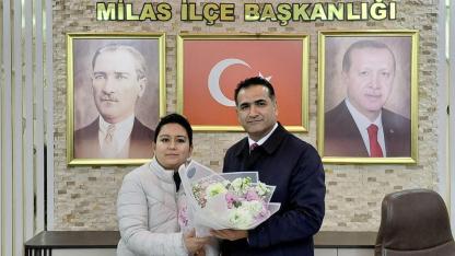 AK Parti Milas’ta bayrak değişimi: İlçe Başkanlığına Levent Akyer getirildi