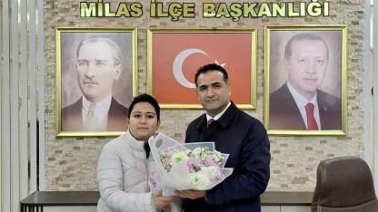 AK Parti Milas’ta bayrak değişimi: İlçe Başkanlığına Levent Akyer getirildi