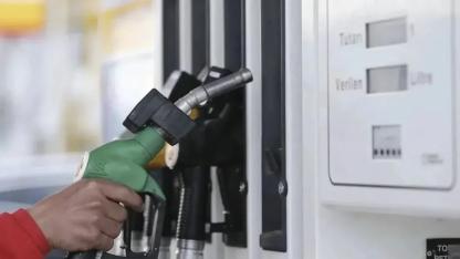 Akaryakıta Çifte Zam: Benzin Zamlandı, Motorin de Yolda