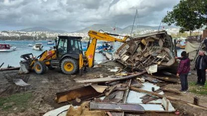 Bodrum’da 100 tekne koydan kaldırıldı