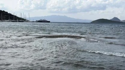 Bodrum’da deniz çekildi