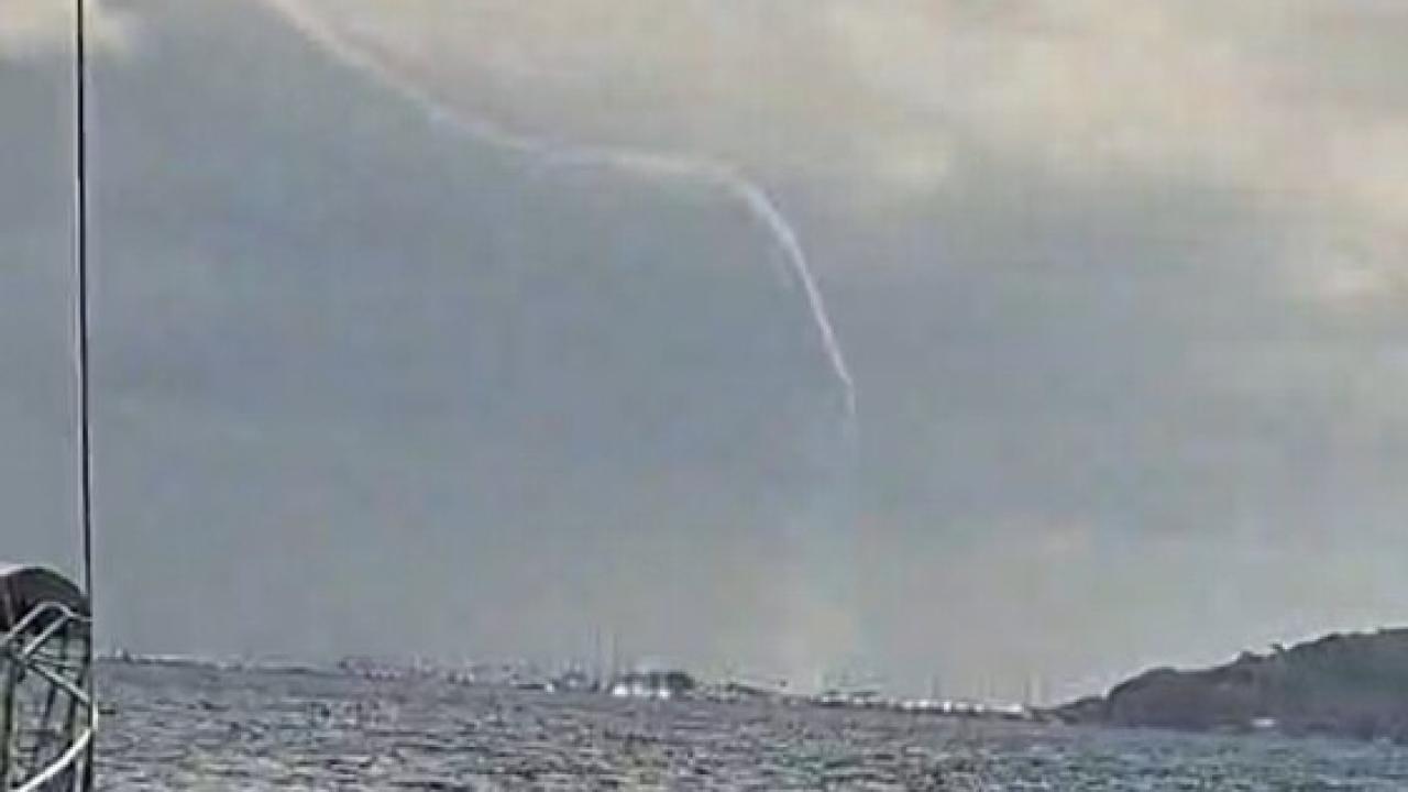 Marmaris Körfezi’nde hortum paniği