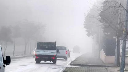 MENTEŞE’DE YOĞUN SİS HAYATI OLUMSUZ ETKİLEDİ