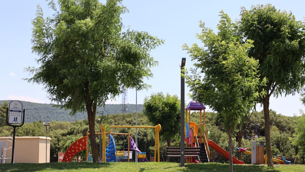 Muğla Büyükşehir 934 Ağaç Dikti, Parklar Yenileniyor