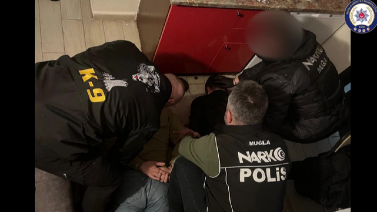 Muğla’da Uyuşturucu Operasyonu: 7 Kilodan Fazla Esrar Ele Geçirildi, 5 Şüpheli Tutuklandı
