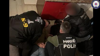 Muğla’da Uyuşturucu Operasyonu: 7 Kilodan Fazla Esrar Ele Geçirildi, 5 Şüpheli Tutuklandı