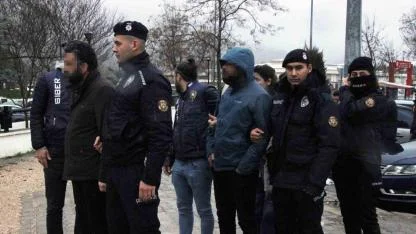 ‘Sakaraltı-Sakarüstü’ Sosyal Medya Hesabına Operasyon: Şüpheliler Adliyeye Sevk Edildi