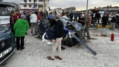 Seydikemer’de 8 Araç Birbirine Girdi: 3 Yaralı, 1 Kişi Araçta Sıkıştı