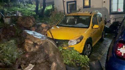 Bodrum sağanak yağışa teslim oldu: Yollar göle döndü, evleri su bastı