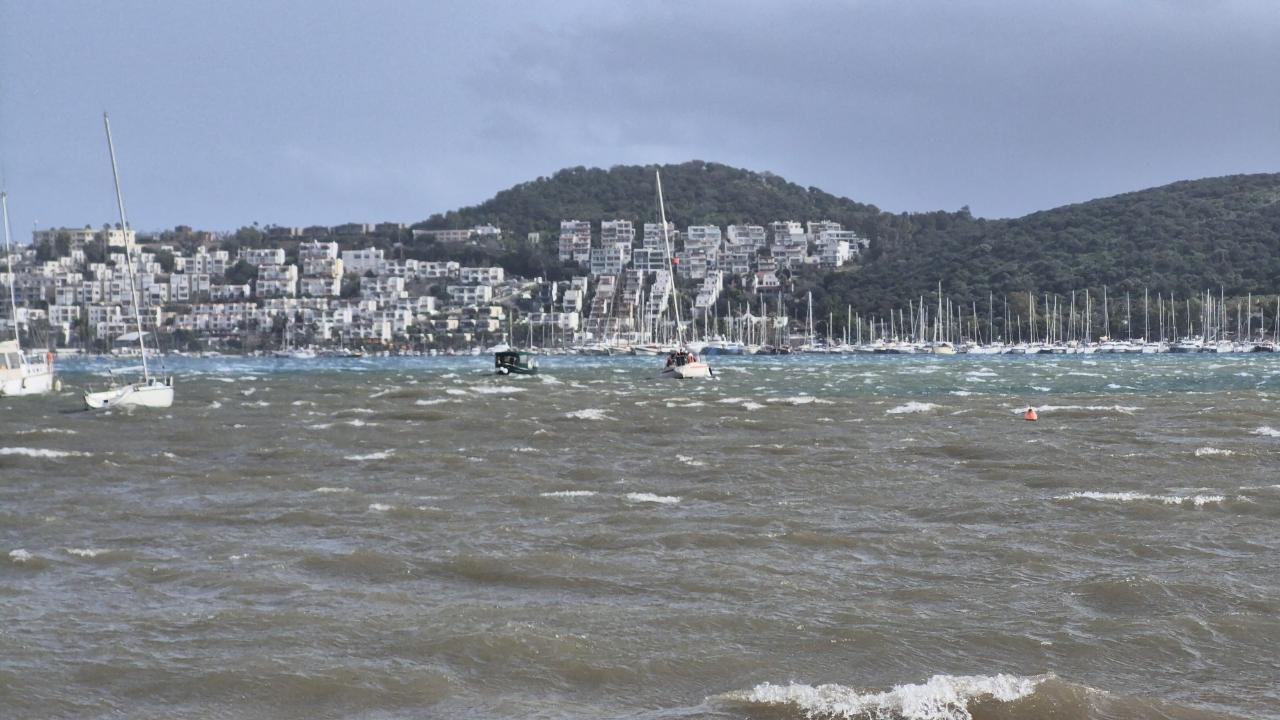 Bodrum’u kuvvetli fırtına vurdu