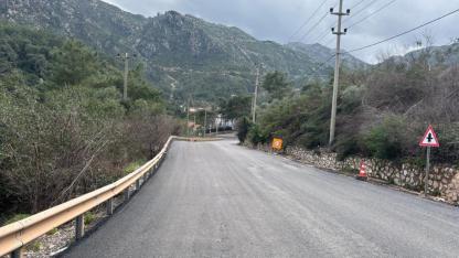 Büyükşehir, İçmeler Asparan Turunç yol ayrımını yeniledi