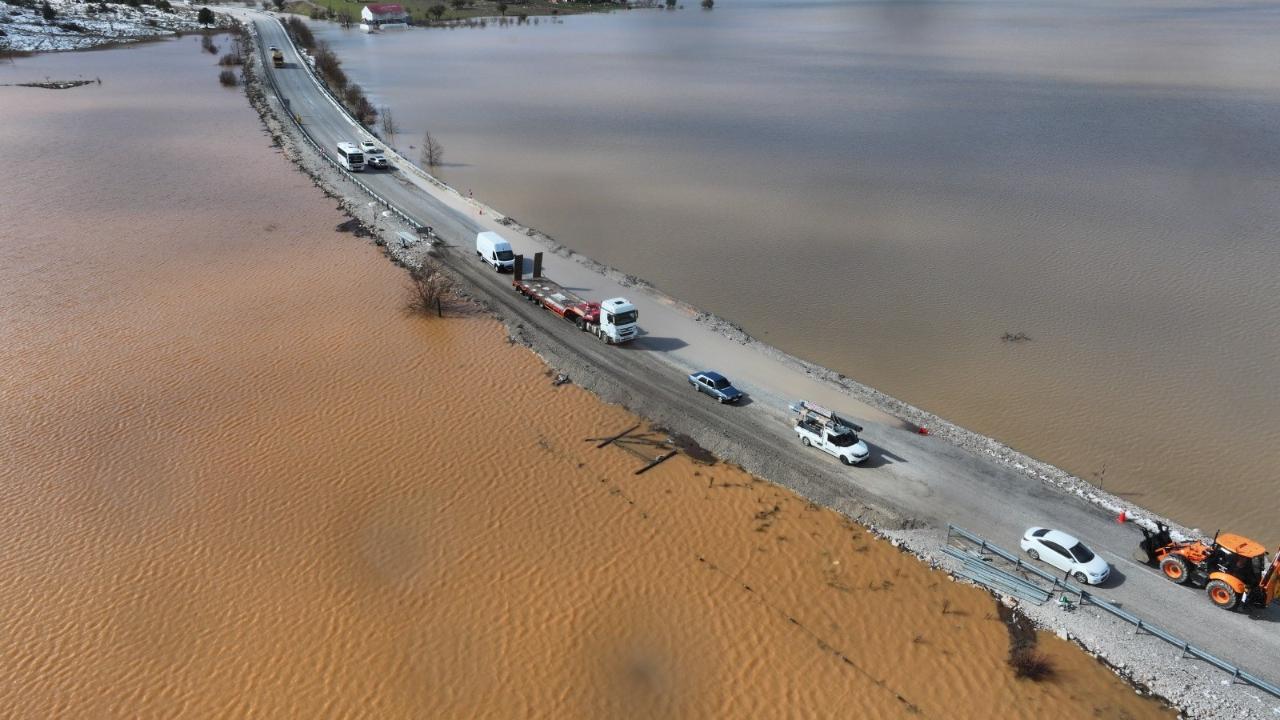 Fethiye - Antalya kara yolunda su baskını
