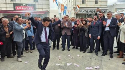 Görevi gözyaşlarıyla devraldı