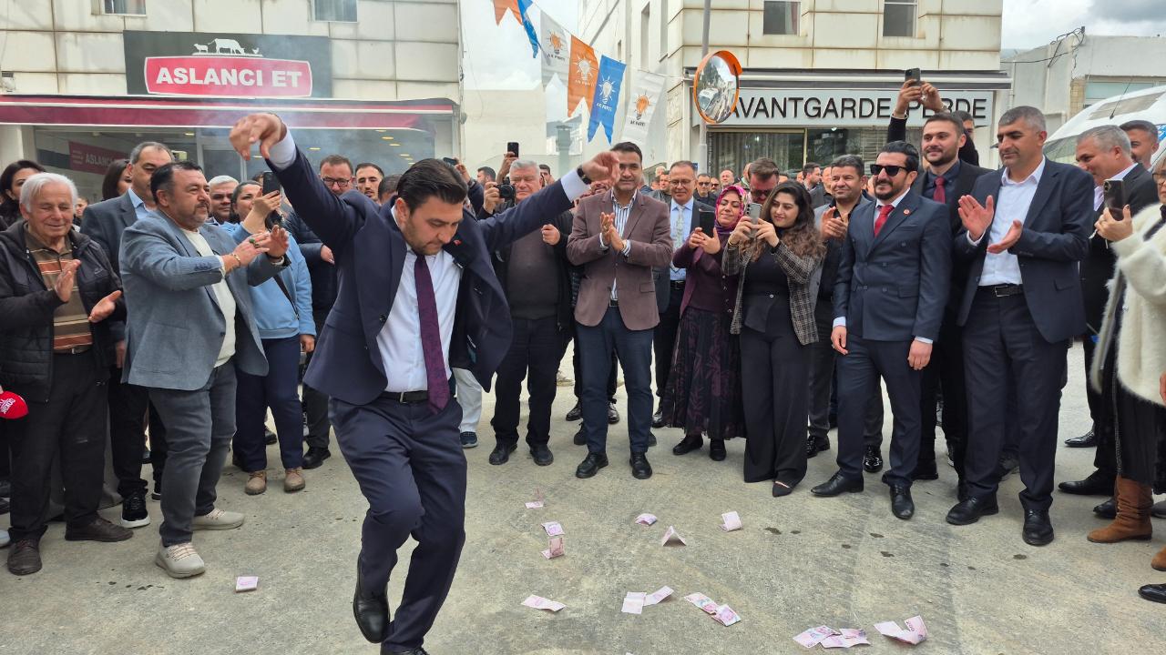 Görevi gözyaşlarıyla devraldı