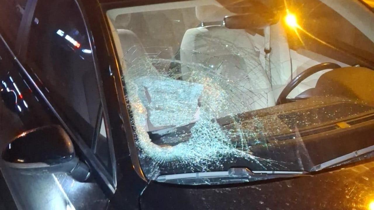 İlk kazadan kurtuldu, tekrar döndüğü yerde bu sefer araba çarptı