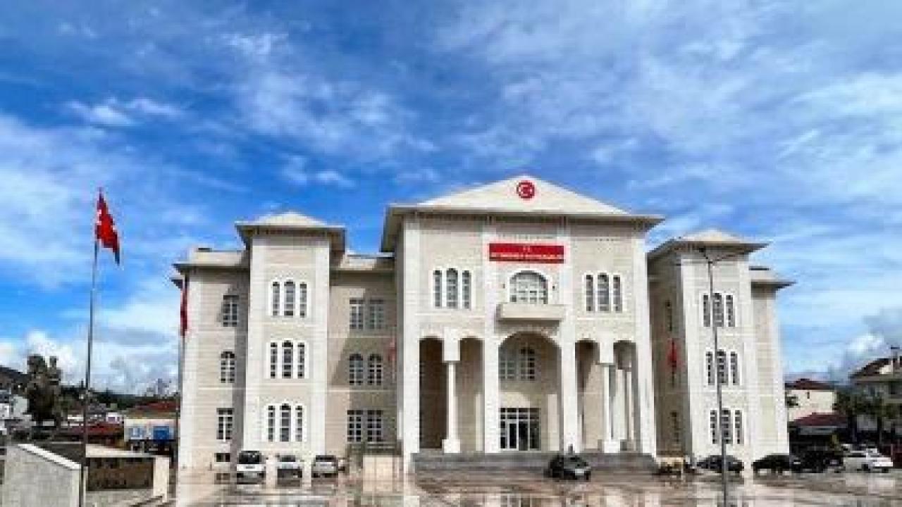 KAYMAKAMIN KORUMA POLİSİ VE ŞOFÖRÜ RÜŞVET SORUŞTURMASINDAN GÖZALTINDA