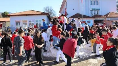 Köyceğiz'de öğrencilere kar sürprizi