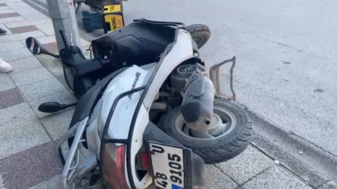 MİLAS’TA OTOMOBİL İLE MOTOSİKLET ÇARPIŞTI: 1 YARALI