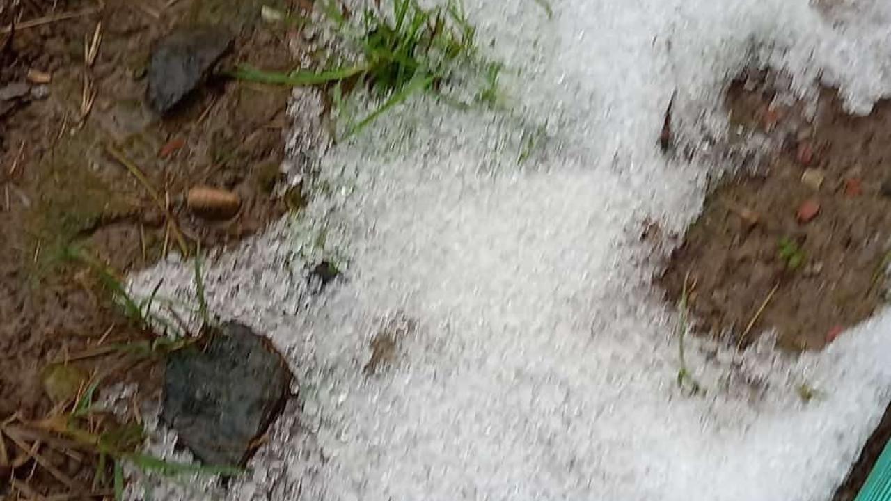 Ortaca’da kuvvetli yağışın ardından dolu etkili oldu