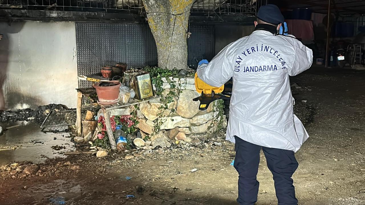 Prefabrik evde çıkan yangında karı-koca hayatını kaybetti