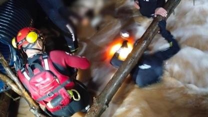 Sele kapılan otomobil sürücüsü, 3 saatlik çalışmanın sonunda ölü olarak bulundu