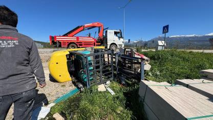 Seydikemer’de forklift devrildi: 1 yaralı