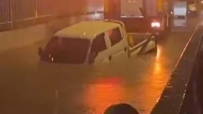 Suyla dolan alt geçitte mahsur kalan sürücü hayatını kaybetti