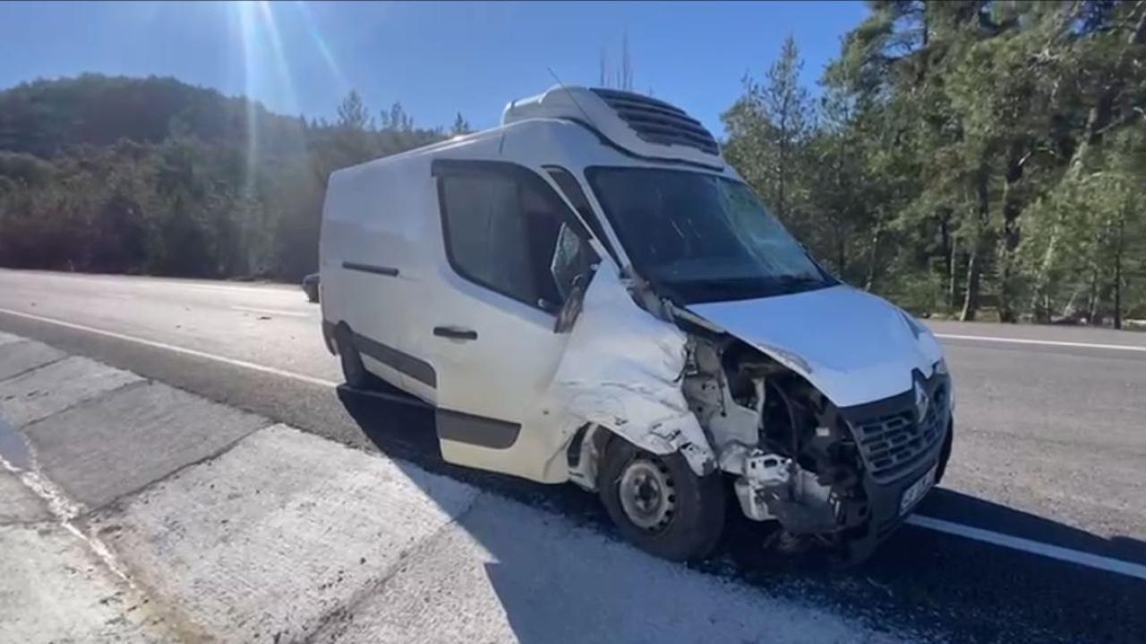 YATAĞAN–MİLAS KARAYOLUNDA KAZA: 1 HAFİF YARALI