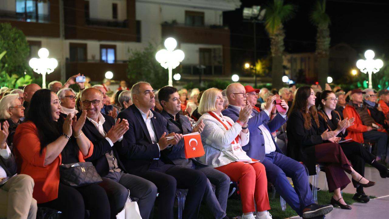 AVUSTURYALI TURİSTLER MARMARİS’E GERİ DÖNDÜ