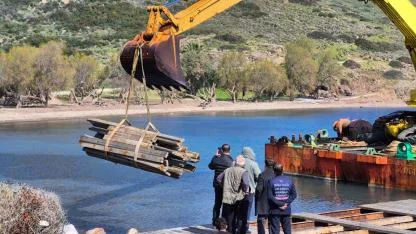 Bodrum’da kaçak iskeleler yıkılıyor