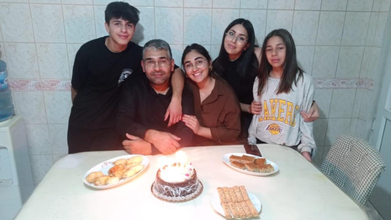 Depremde tüm ailesinin kaybeden babanın kayıp kızı için umutlu bekleyişi acıyla son buldu